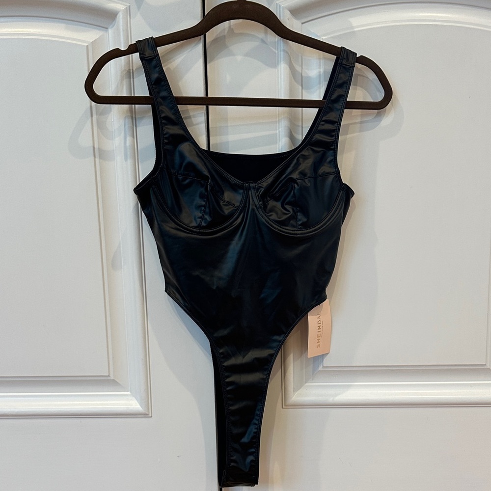 Black Women's Bodysuit SHEIN Bae